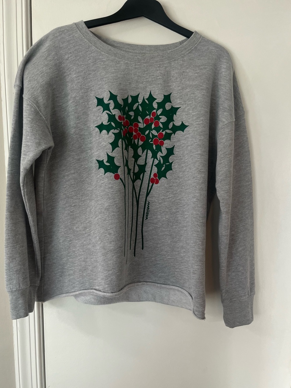 Marilou Botantical Holly Berry Christmas Crewneck Sweatshirt